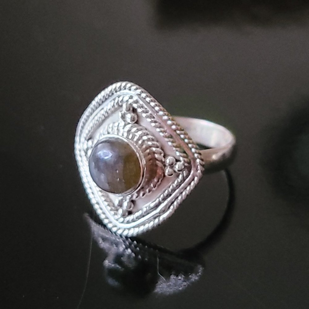 Labradorite Ring Size 8 Sterling Silver-Labradorite Stone Ring-Gemstone Ring - Picture 9 of 12